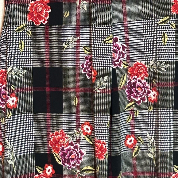 NWT CJ Banks Sleeveless top - Picture 2 of 4